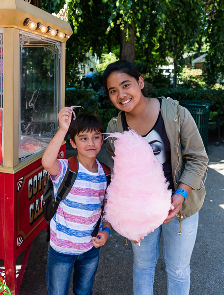 And Eric and Mikee got the candy floss too.