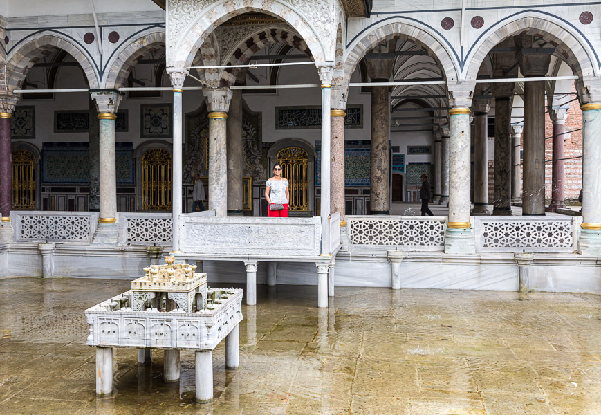 Jen at Topkapi Palace